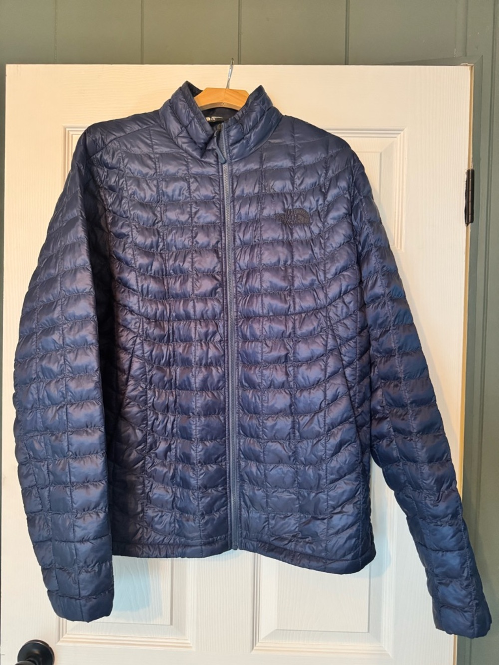 The North Face Men’s Navy Packable Quilted Jacket size L